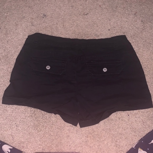 Black khaki shorts - Picture 3 of 4